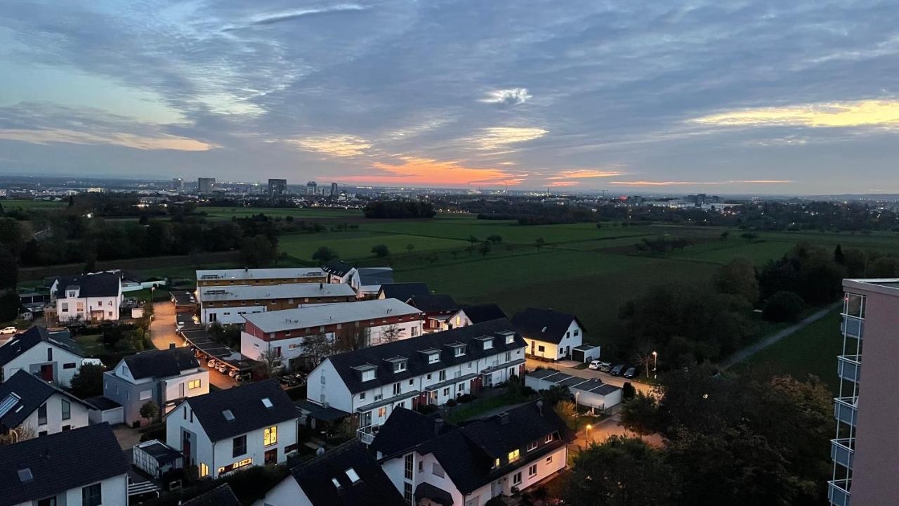 Moderne 2-Zimmer-Wohnung Mit Atemberaubender Skyline Aussicht Auf Frankfurt! شتاينباخ أم تاونوس المظهر الخارجي الصورة